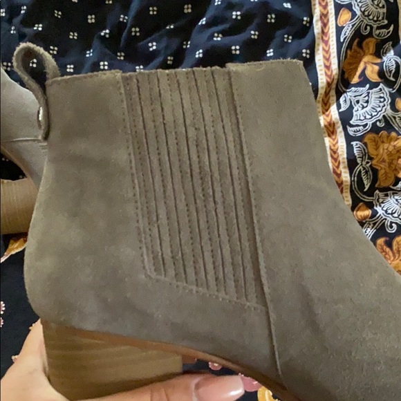 Taupe gray boots with small heel suede 9 1/2 - Picture 10 of 16